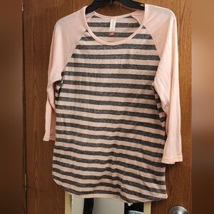 No Boundaries 3/4 length top